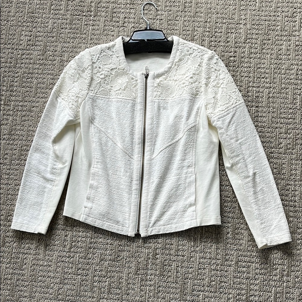 Elegant White Lace Women's Jacket
